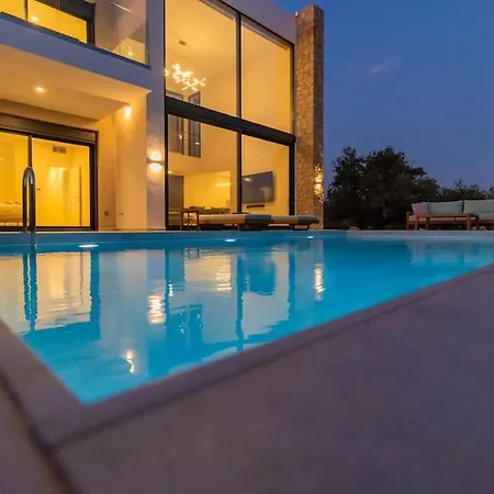 Ocean View 1111 Retreat Villa