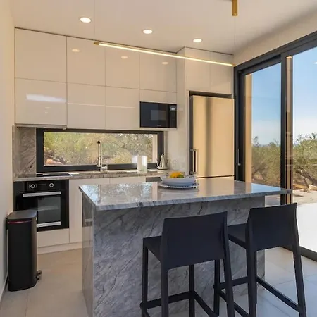 Ocean View 1111 Retreat Villa